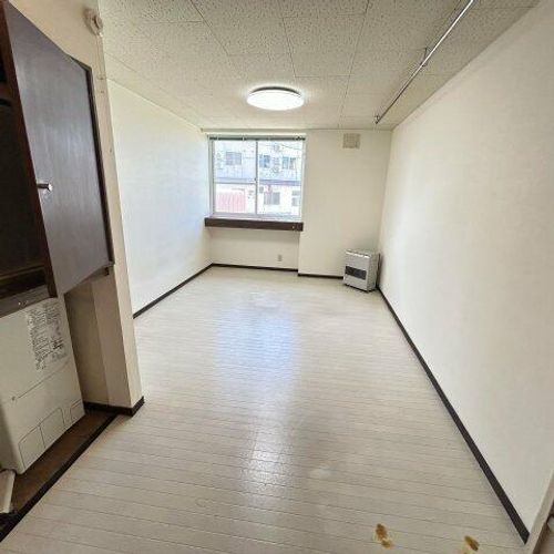 エクセル東和の居間