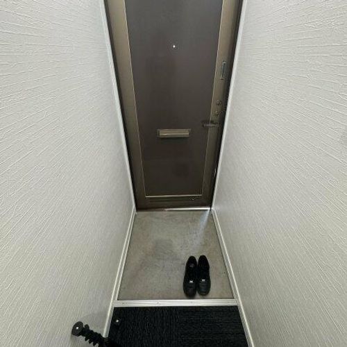 ハイツアビーロード204の玄関