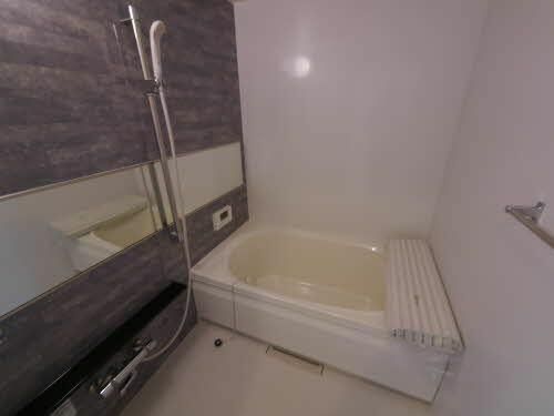 シャーメゾンひびきのIIの風呂