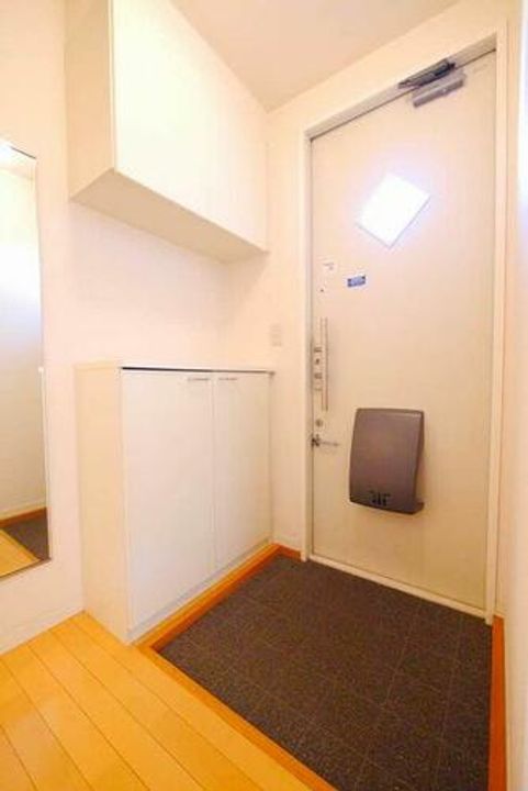 アルカンシェル B棟の玄関