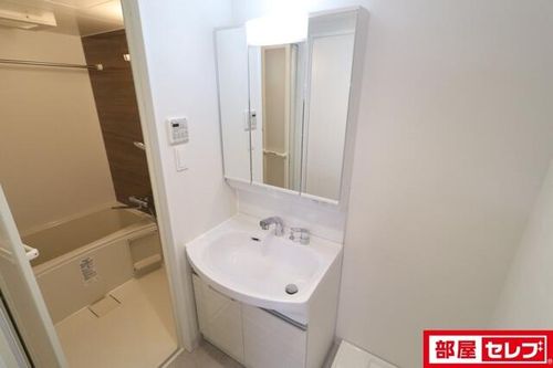 郷前町2丁目マンション201の内装