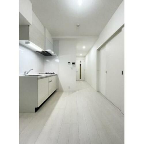 ヴィラージュ天神702の居間