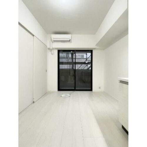 ヴィラージュ天神702の居間