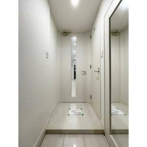 ヴィラージュ天神702の玄関