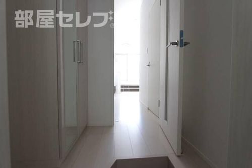 エトワール大曽根の玄関