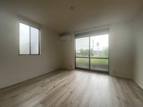 グラン・シャーメゾン C棟C0101の居間