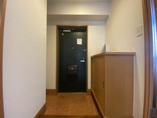 グリーンヒルA0102の玄関