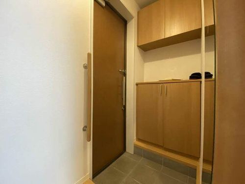 ファブリックモアA0102の玄関