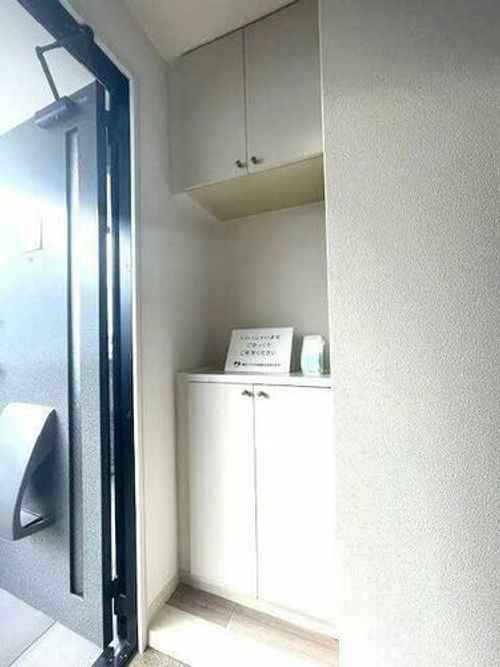 フォーブル堤A0202の玄関