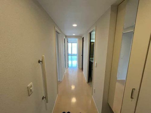 リラフォート千里中央の玄関