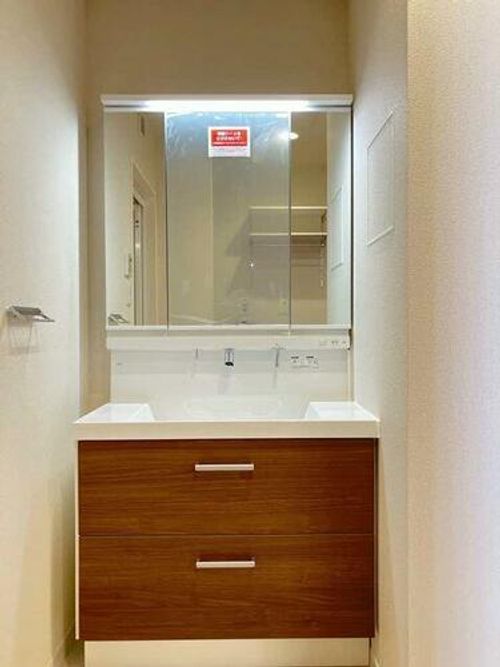 モンレーヴ本町A0102の内装