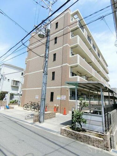 プラウドコートの外観