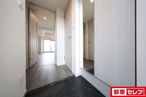 プレサンス桜山駅前アフォード1401の玄関