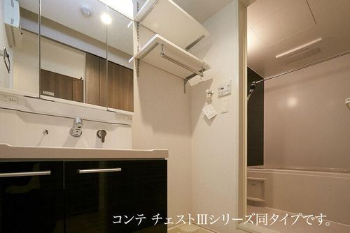 リエゾン学園前の内装