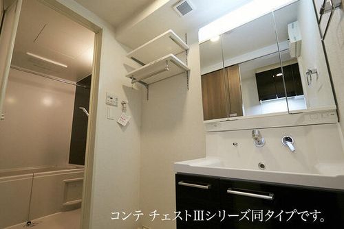 リエゾン学園前の内装