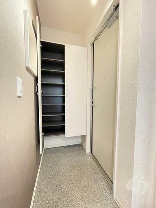 アルヴィータの玄関