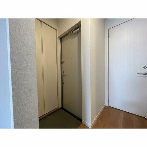 COCO覚王山305の玄関