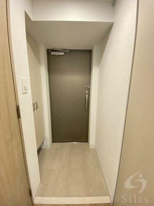 エスタート塚本の玄関