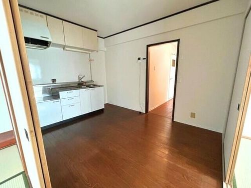 ワコーレ東須磨の居間