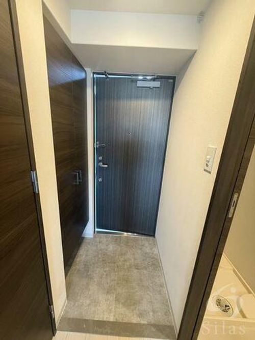 S-RESIDENCE堺altklasの玄関