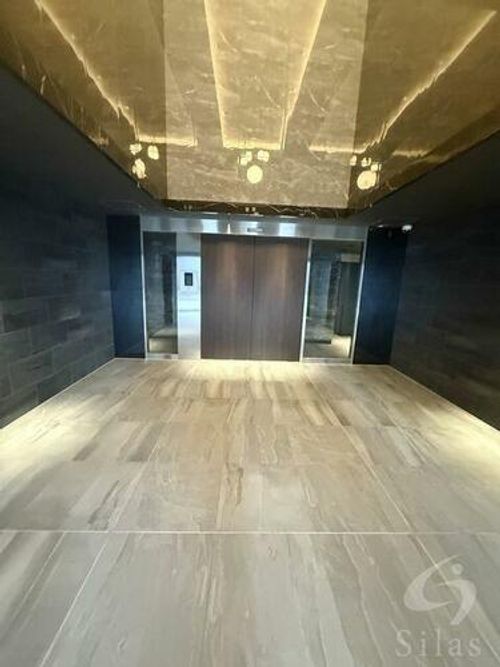 S-RESIDENCE堺altklasの玄関
