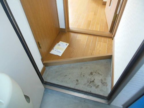 フローレンス美しが丘103の玄関