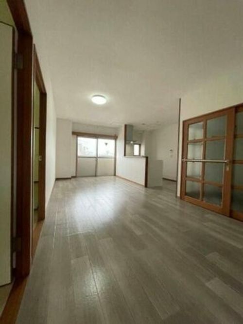 行幸マンションの居間