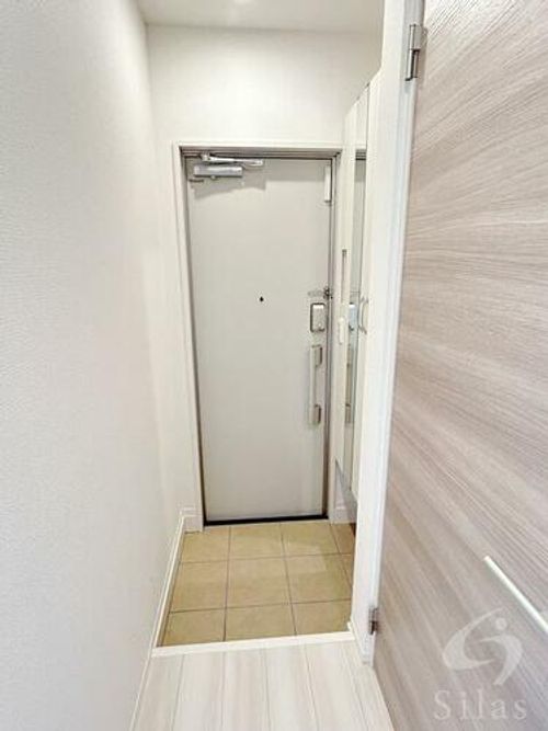 兵庫県宝塚市鹿塩1丁目(アパート)の賃貸物件の玄関