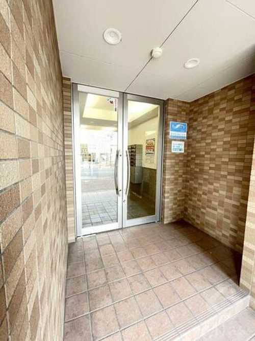 PAL西円町の玄関