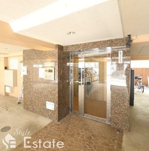 愛知県名古屋市名東区藤森2丁目(マンション)の賃貸物件の玄関