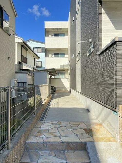 兵庫県西宮市西福町(アパート)の賃貸物件の玄関