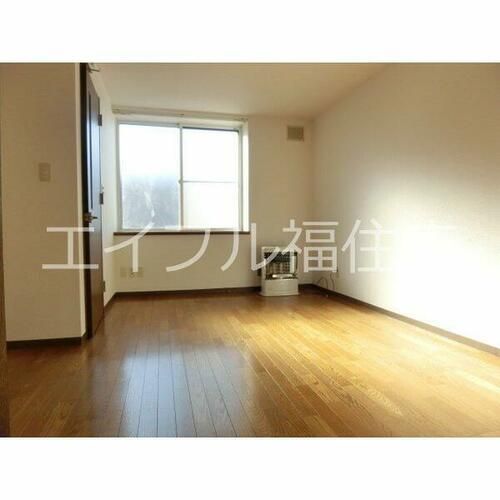 シャネル南郷の居間