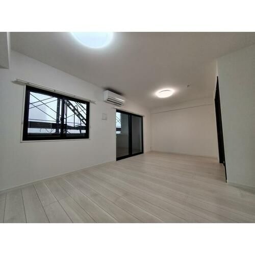 LIBTH上牟田WEST0202の居間