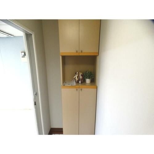 福岡県春日市紅葉ヶ丘西4丁目(アパート)の賃貸物件の玄関