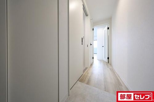 Precious桜本町201の玄関