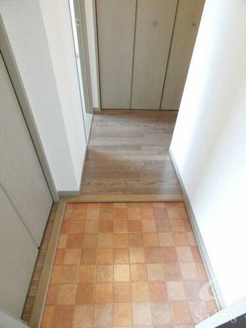 エセルディハイツA棟の玄関