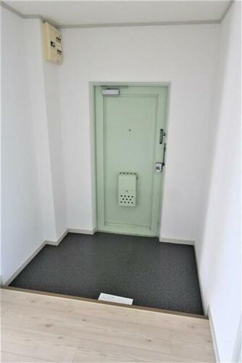 メゾン北鈴の玄関