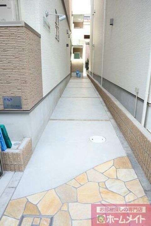 大阪府吹田市垂水町1丁目(アパート)の賃貸物件の玄関