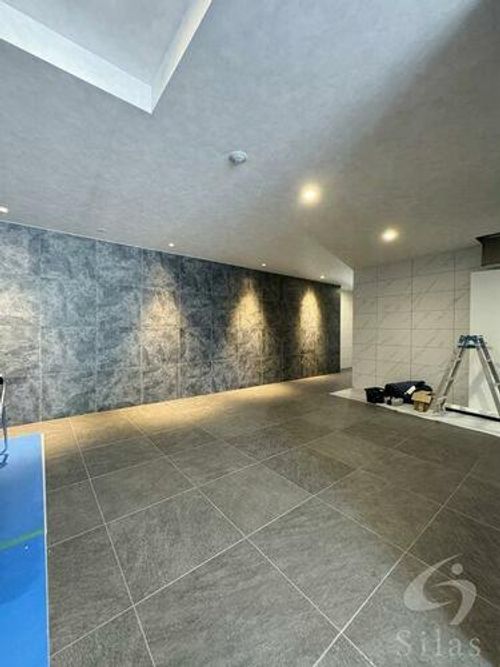 プレサンス大津京町ベルリーヴァの玄関