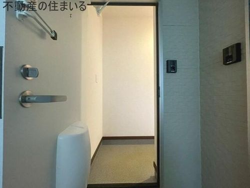フロンティア藤野の玄関