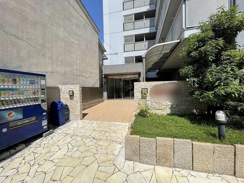 大阪府大阪市生野区勝山北1丁目(マンション)の賃貸物件の玄関