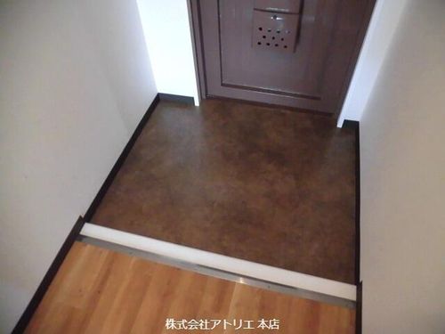 石賀ハイムの玄関