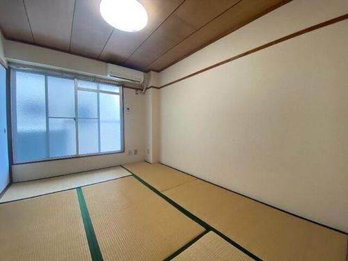 UJビル豊里の内装