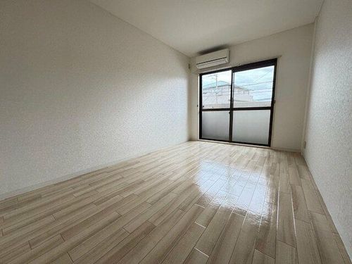 タニングハイツの居間