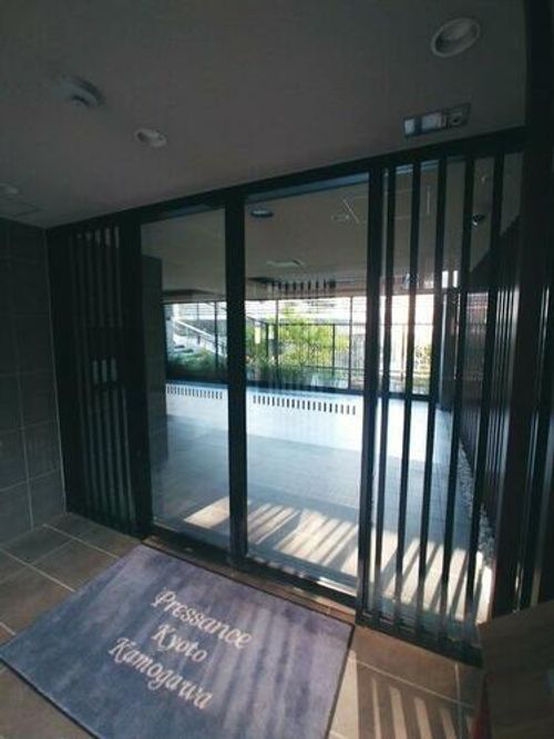 プレサンス京都鴨川の玄関