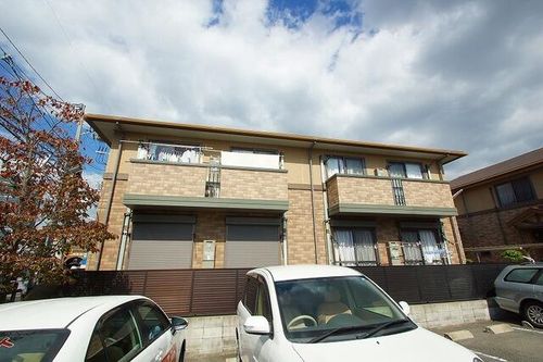 ガーデンビレッジA棟の外観