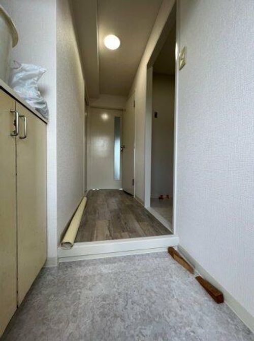 ハイツ多聞の玄関