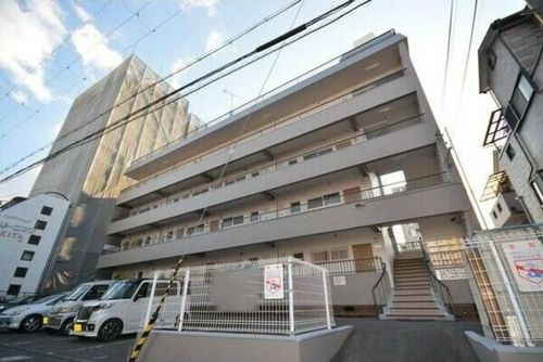 コーポ岸部の玄関