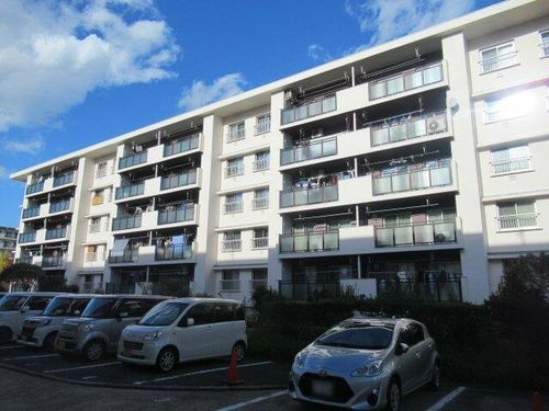 狩口台住宅28号棟の外観