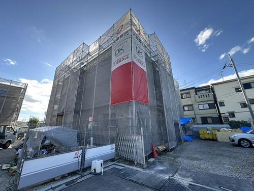 クローバーフレア202の外観